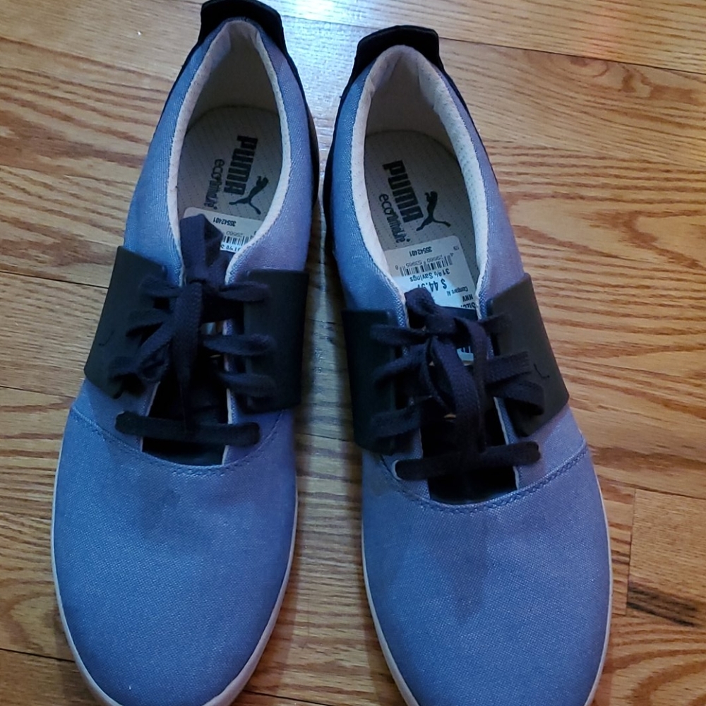 gym shoes